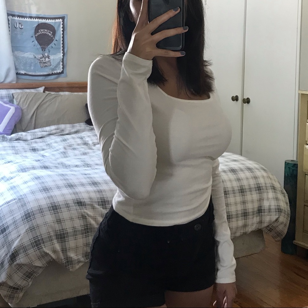 Square Neck Long Sleeved Top